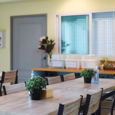 Latima Boutique Hostel Kanchanaburi Ngoại thất bức ảnh