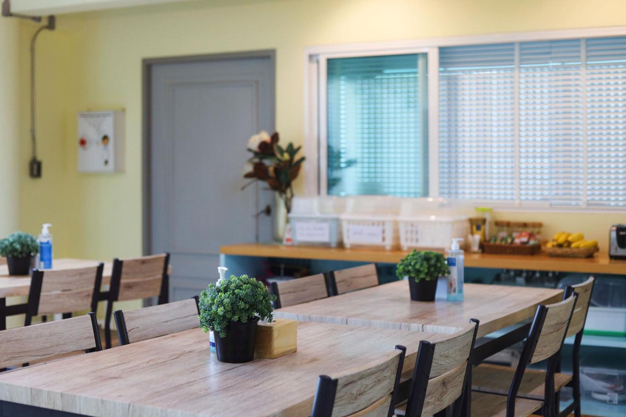 Latima Boutique Hostel Kanchanaburi Ngoại thất bức ảnh