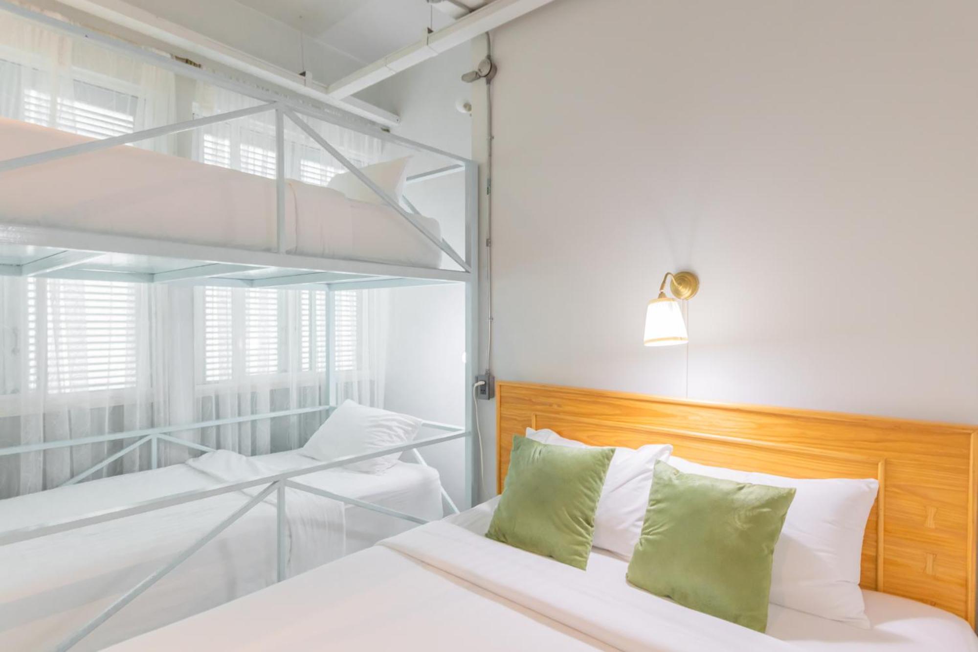 Latima Boutique Hostel Kanchanaburi Ngoại thất bức ảnh