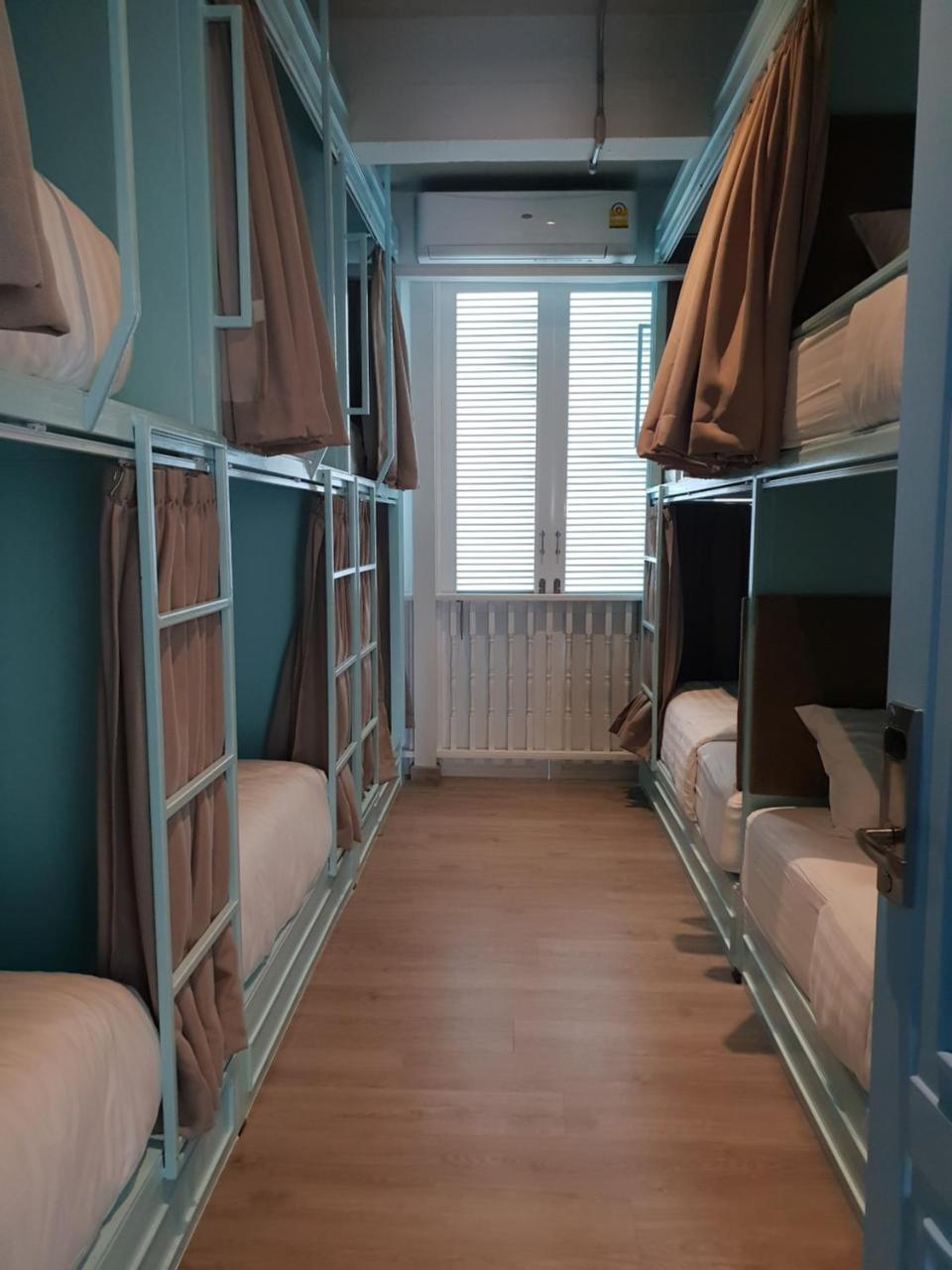 Latima Boutique Hostel Kanchanaburi Ngoại thất bức ảnh