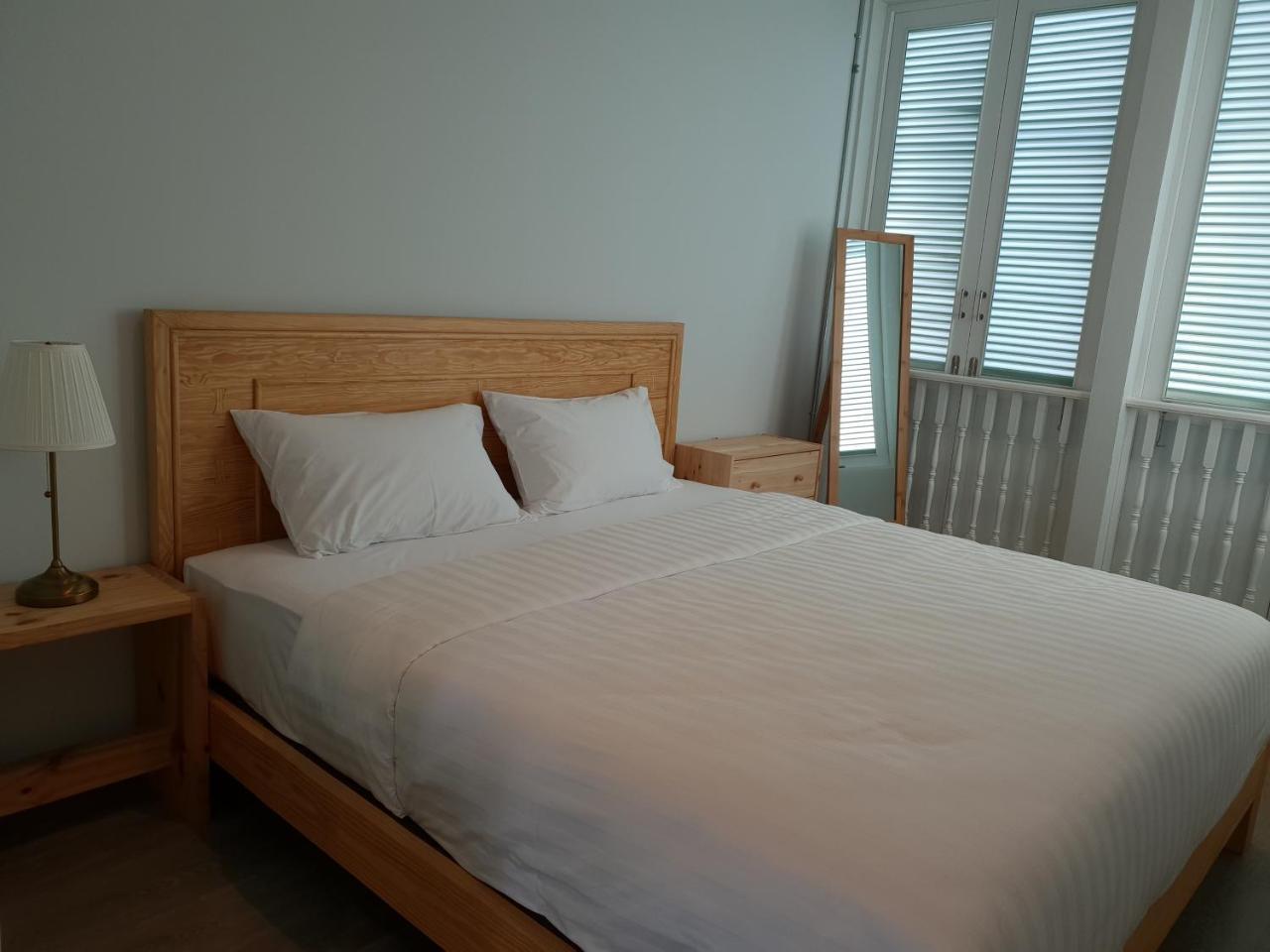 Latima Boutique Hostel Kanchanaburi Ngoại thất bức ảnh