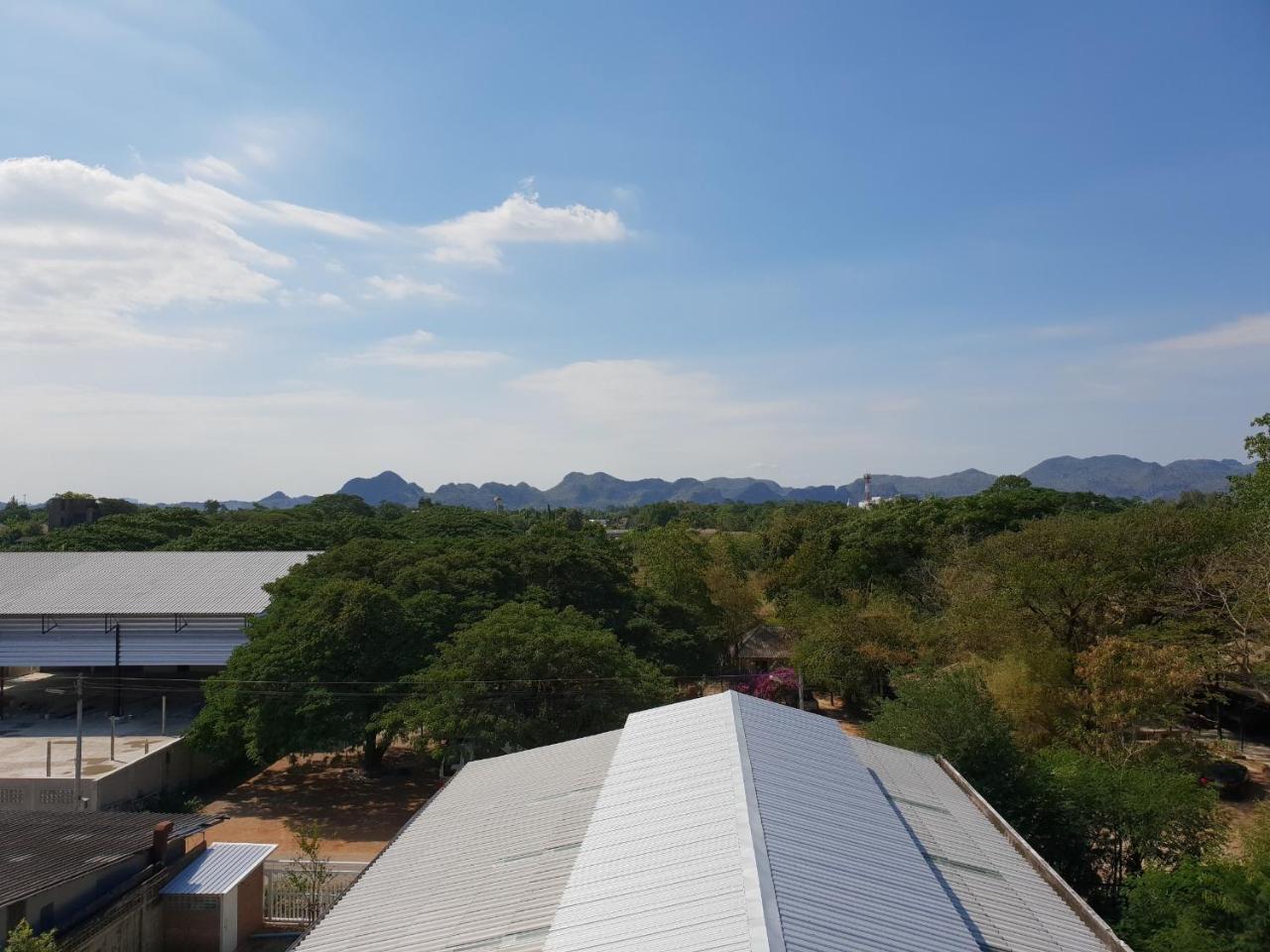 Latima Boutique Hostel Kanchanaburi Ngoại thất bức ảnh