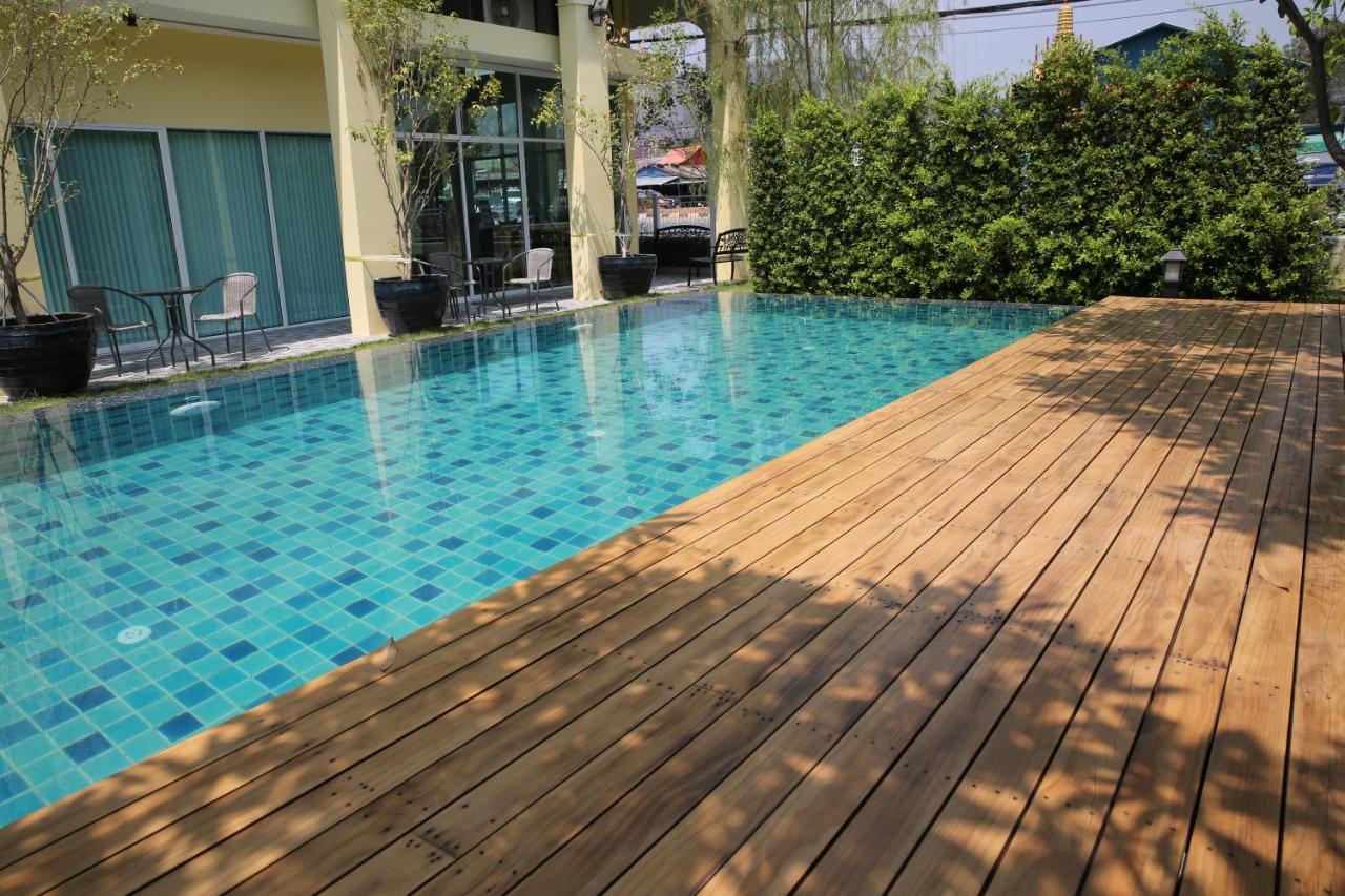 Latima Boutique Hostel Kanchanaburi Ngoại thất bức ảnh